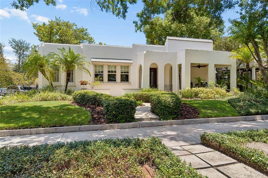 Single Family Residence in TAMPA