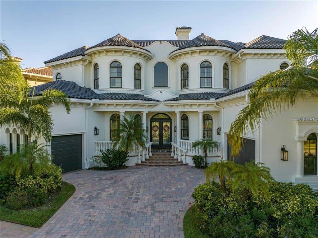 Single Family Residence in TAMPA