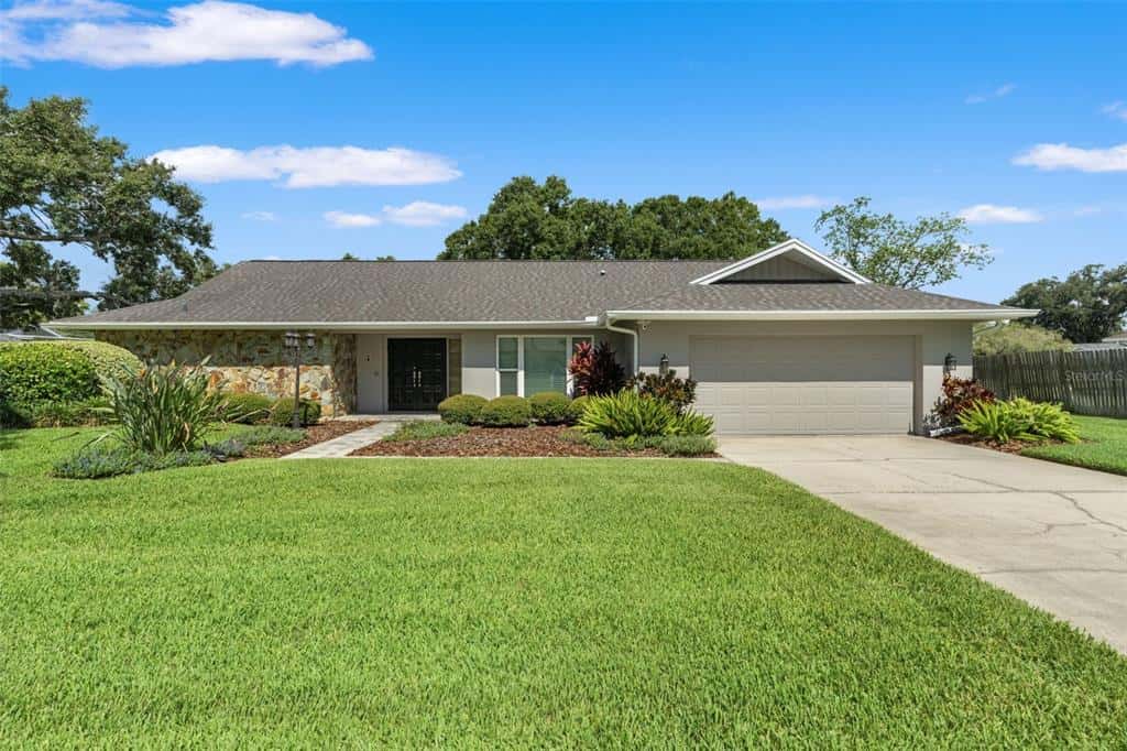 Single Family Residence in TAMPA