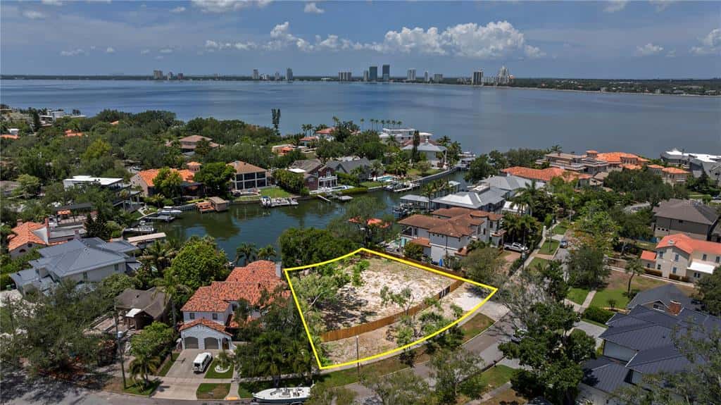 Land in TAMPA