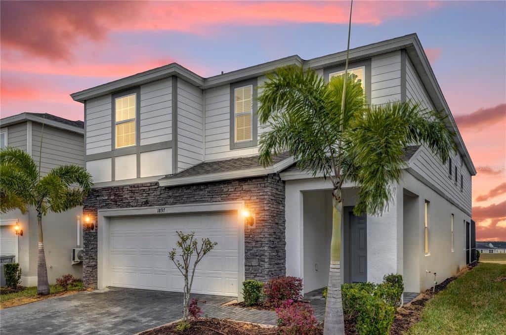 Single Family Residence in DAVENPORT