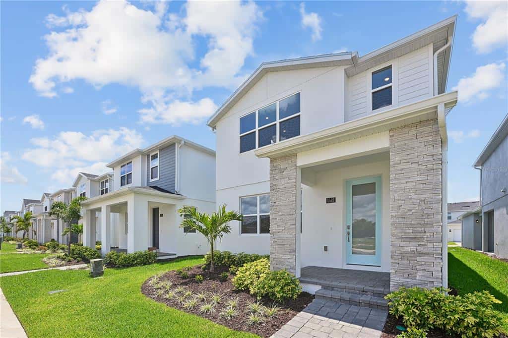 Single Family Residence in APOPKA