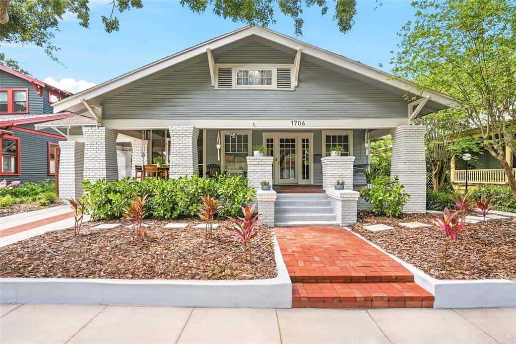 Single Family Residence in TAMPA