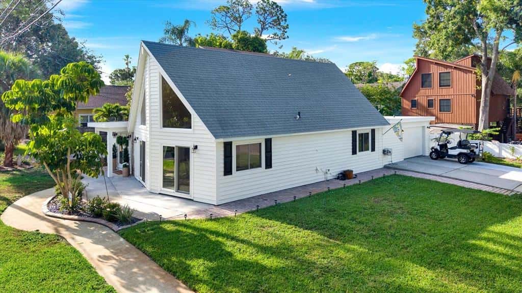 Single Family Residence in SEMINOLE