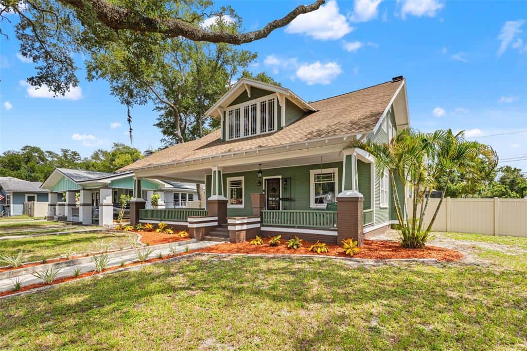 Single Family Residence in TAMPA