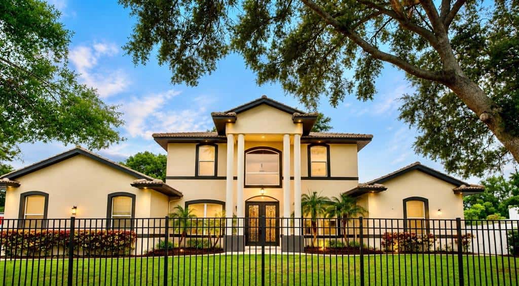 Single Family Residence in LUTZ