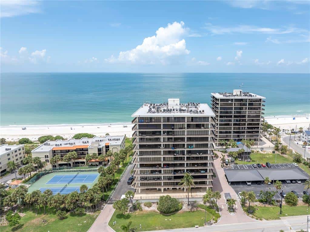 Condominium in TREASURE ISLAND