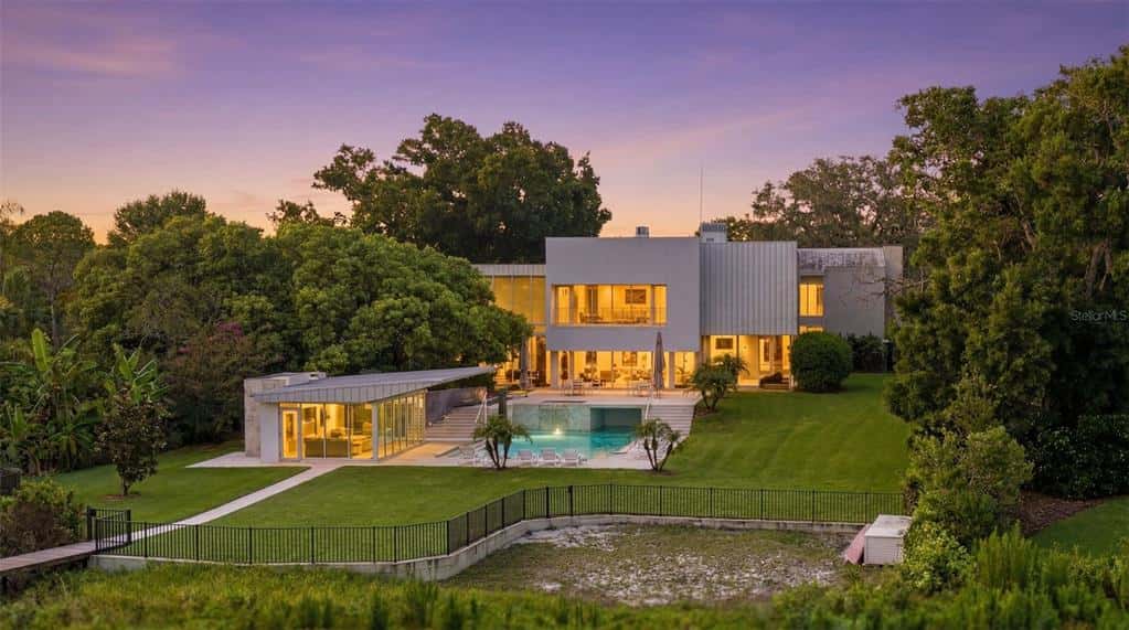 Single Family Residence in TAMPA