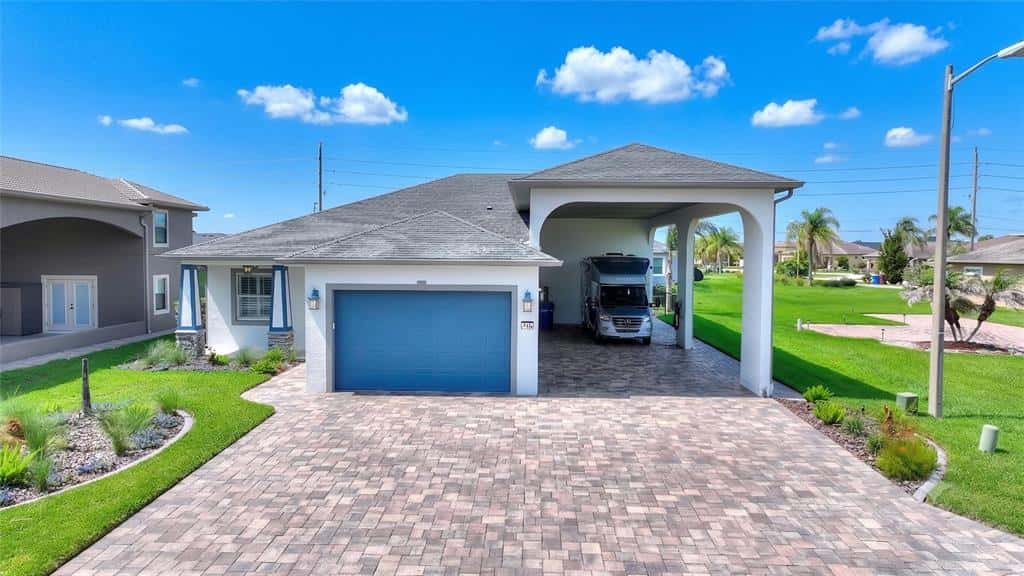Single Family Residence in POLK CITY