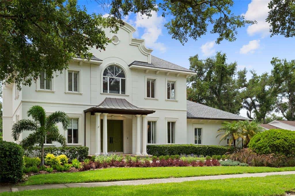 Single Family Residence in TAMPA