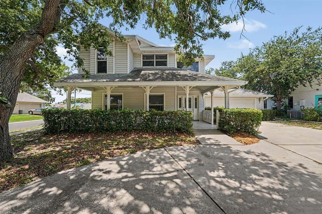 Single Family Residence in SEMINOLE