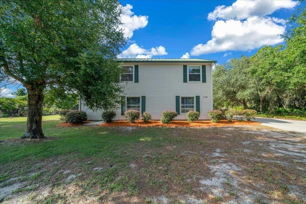 Single Family Residence in OCKLAWAHA