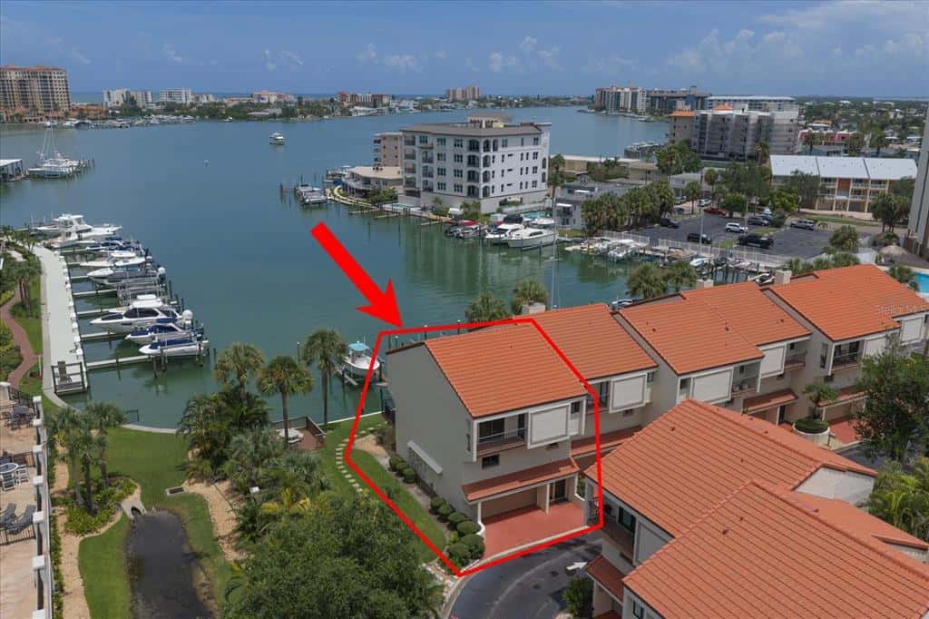 Single Family Residence in CLEARWATER BEACH