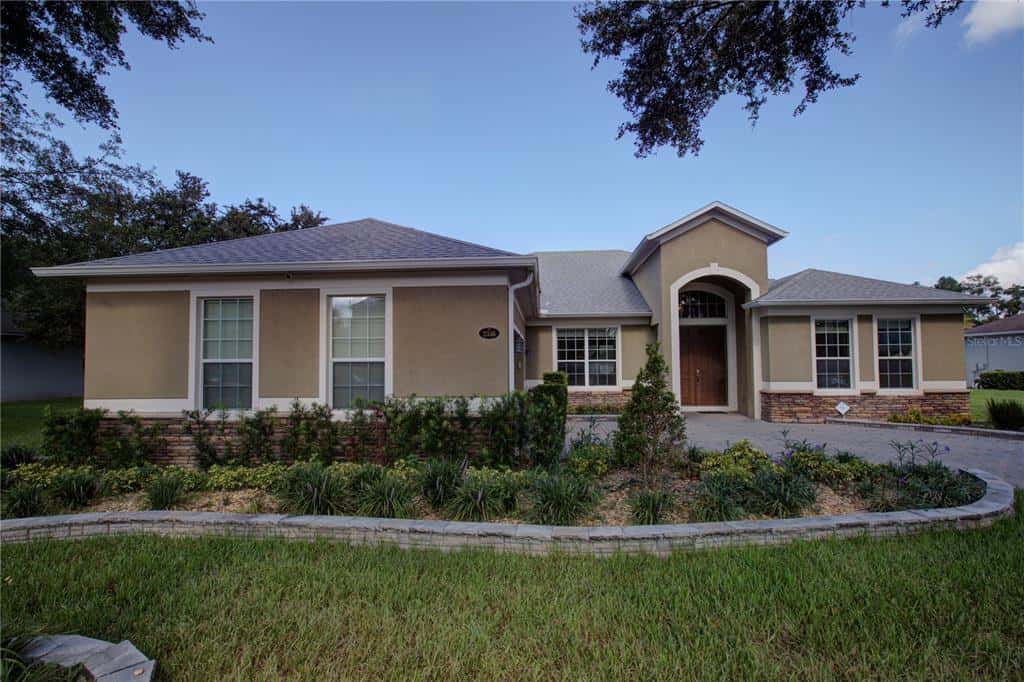 Single Family Residence in APOPKA