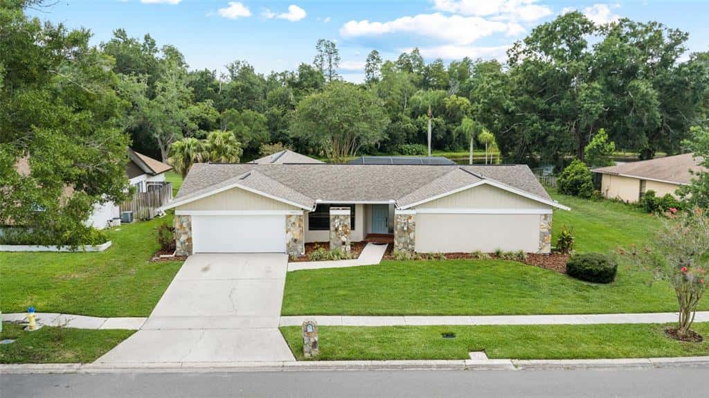 Single Family Residence in TAMPA