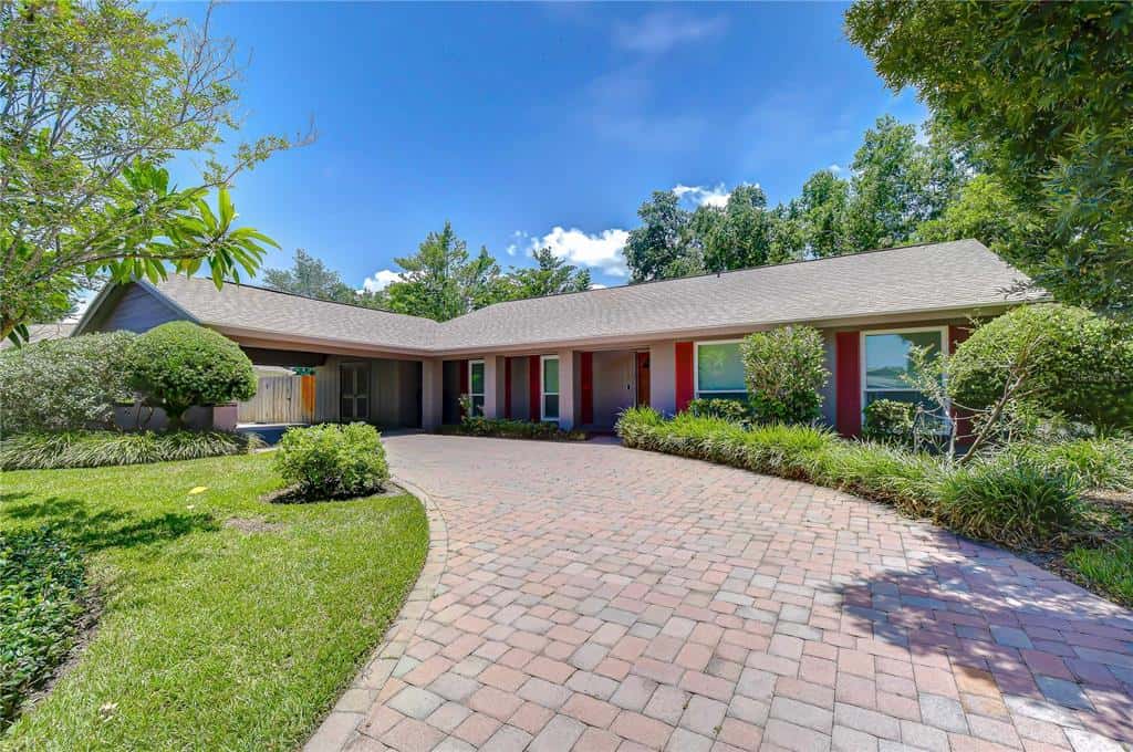 Single Family Residence in TAMPA