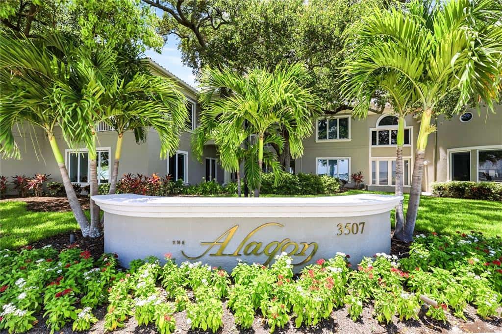 Townhouse in TAMPA