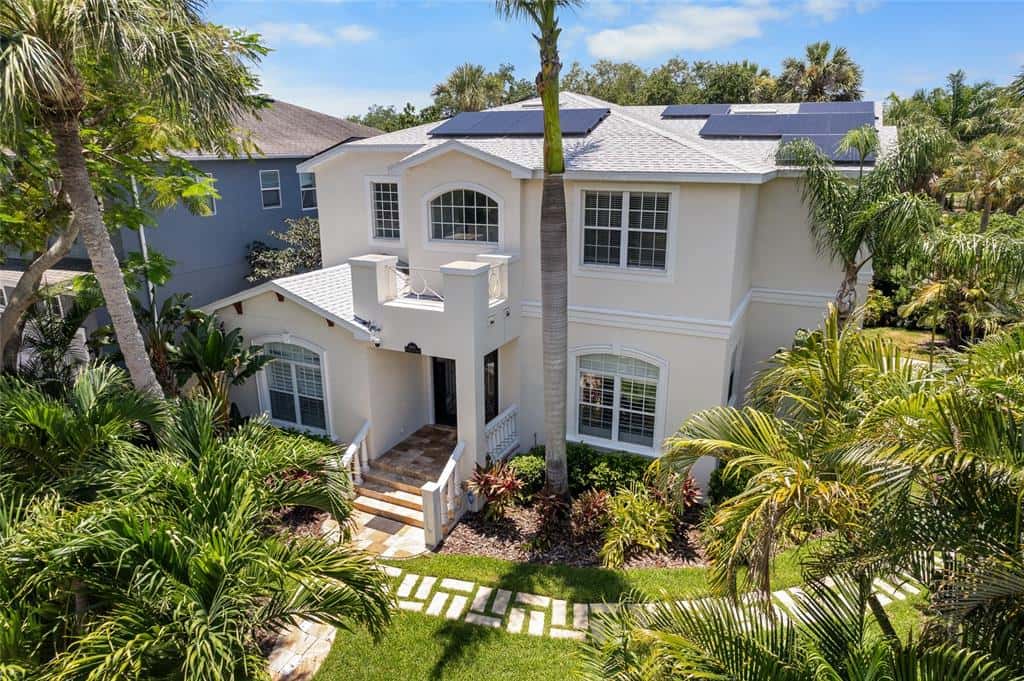 Single Family Residence in TAMPA