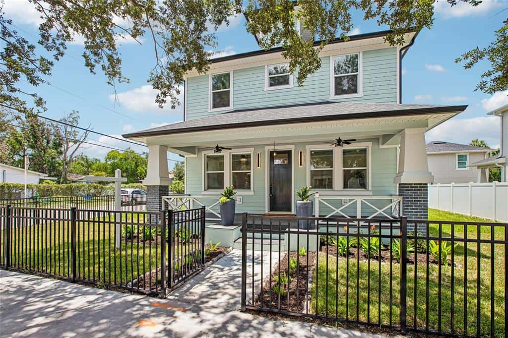 Single Family Residence in TAMPA