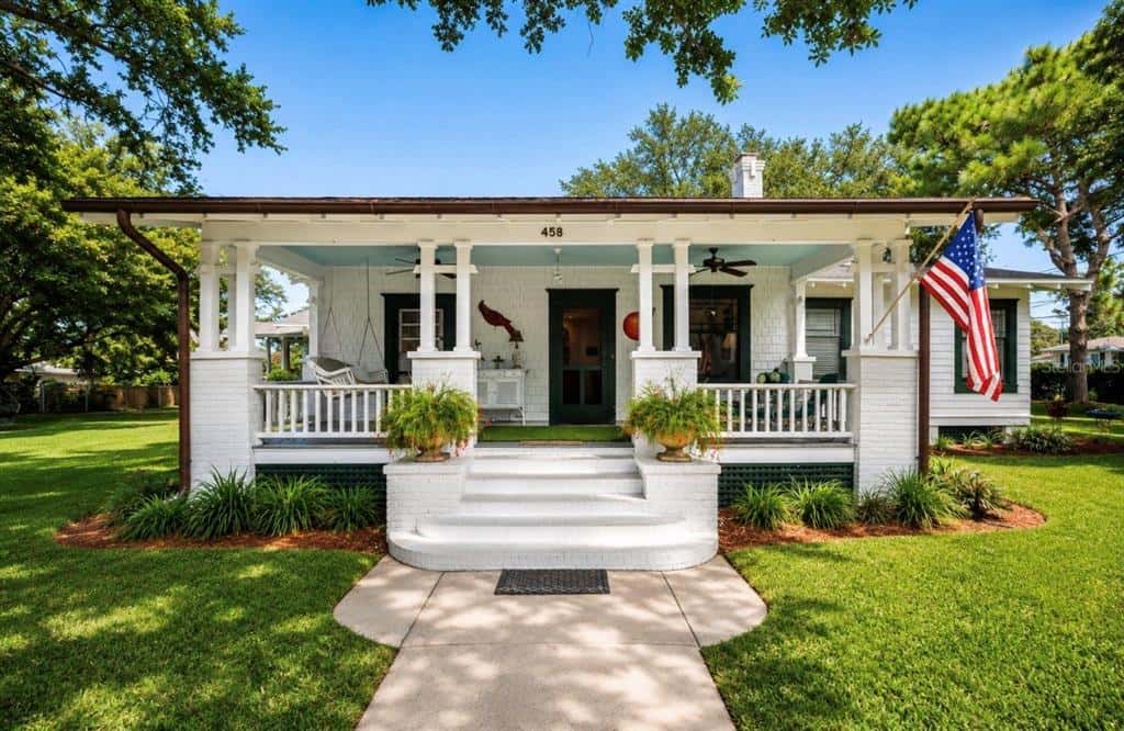 Single Family Residence in DUNEDIN