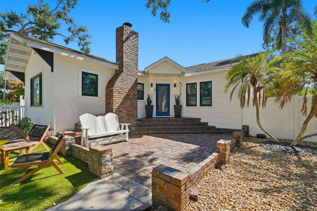 Single Family Residence in CRYSTAL BEACH