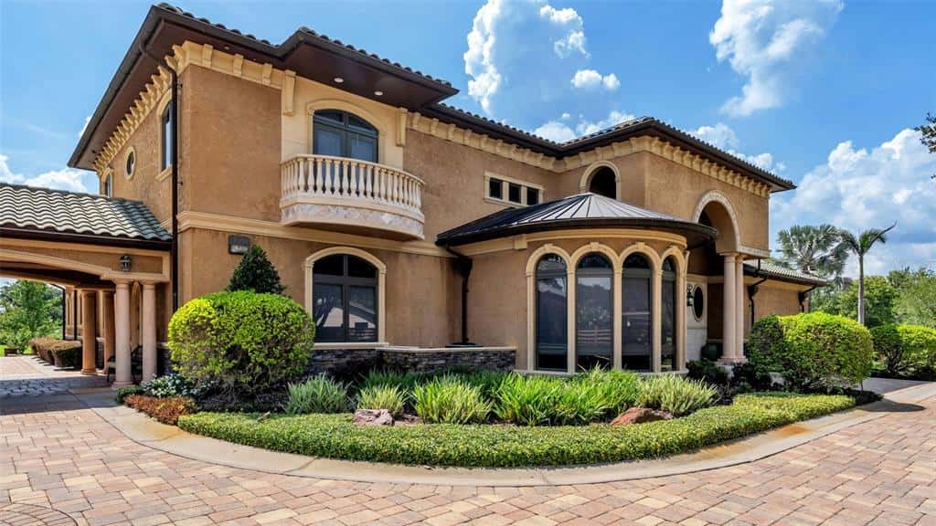 Single Family Residence in DOVER