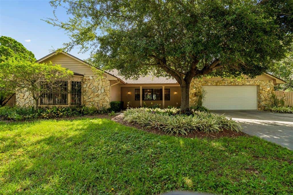 Single Family Residence in TAMPA