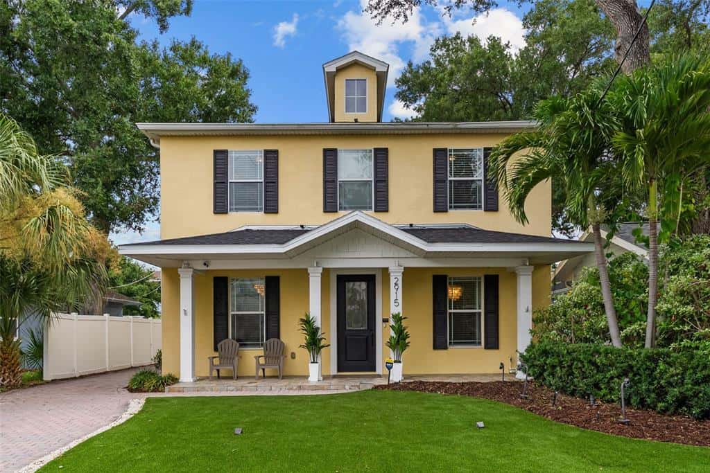 Single Family Residence in TAMPA