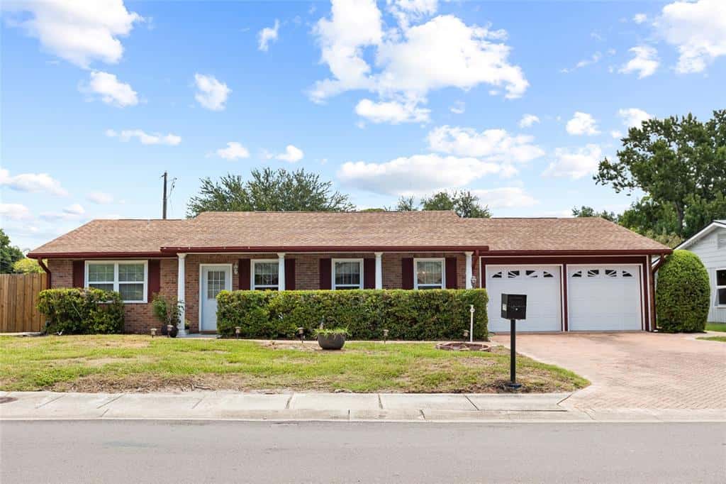 Single Family Residence in SEMINOLE