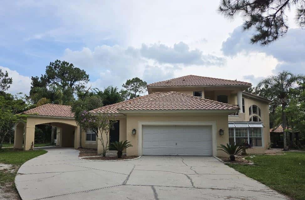 Single Family Residence in OVIEDO