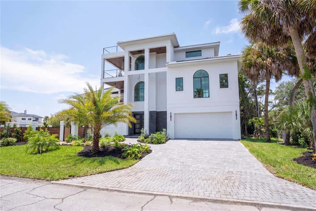 Single Family Residence in SARASOTA