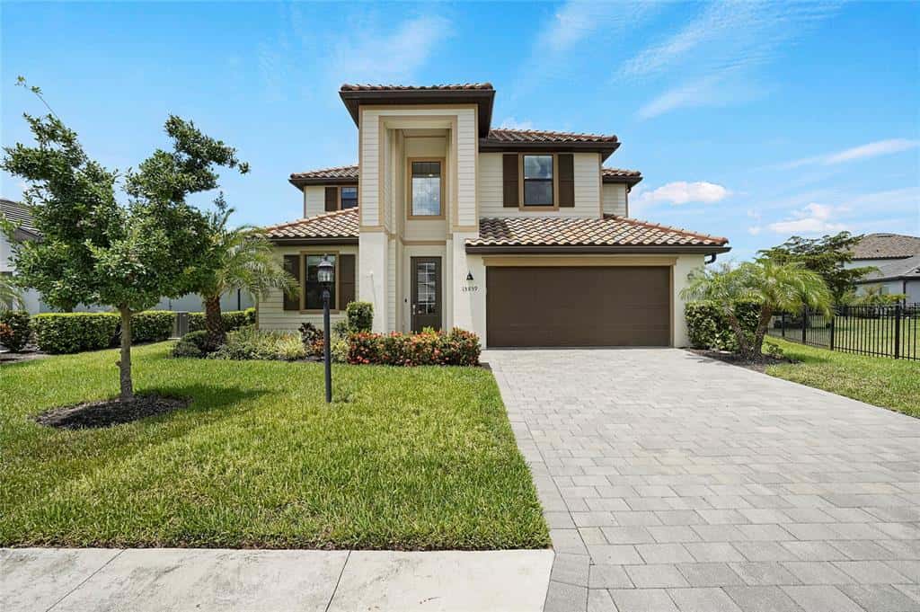 Single Family Residence in BRADENTON