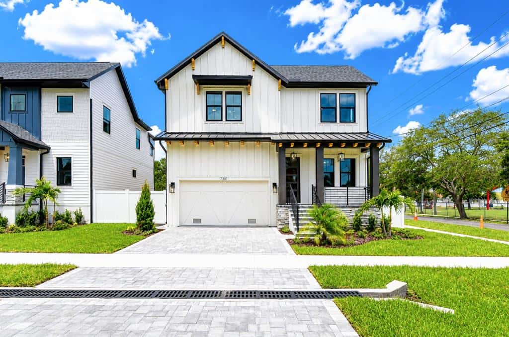 Single Family Residence in TAMPA