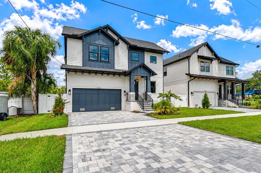 Single Family Residence in TAMPA