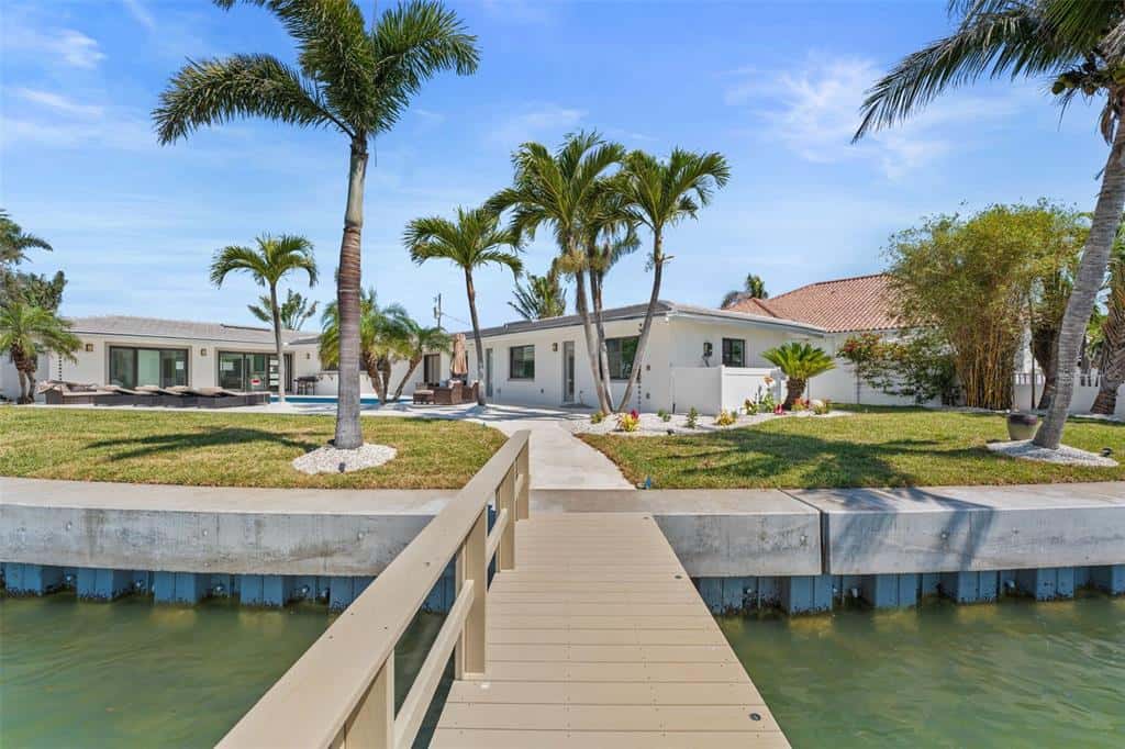 Single Family Residence in TREASURE ISLAND