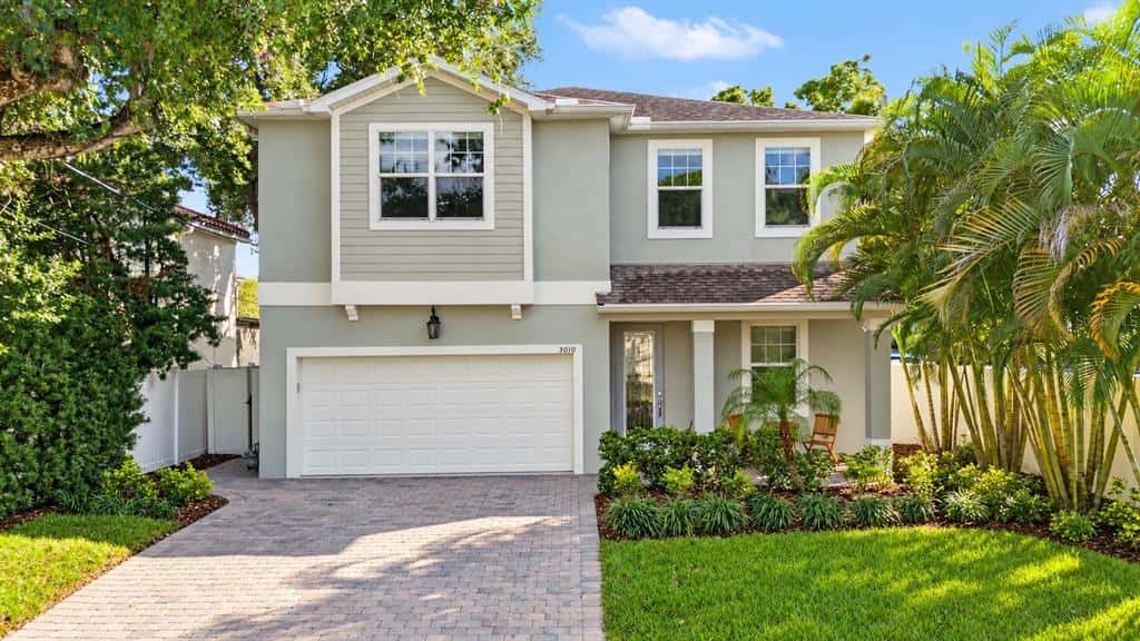 Single Family Residence in TAMPA