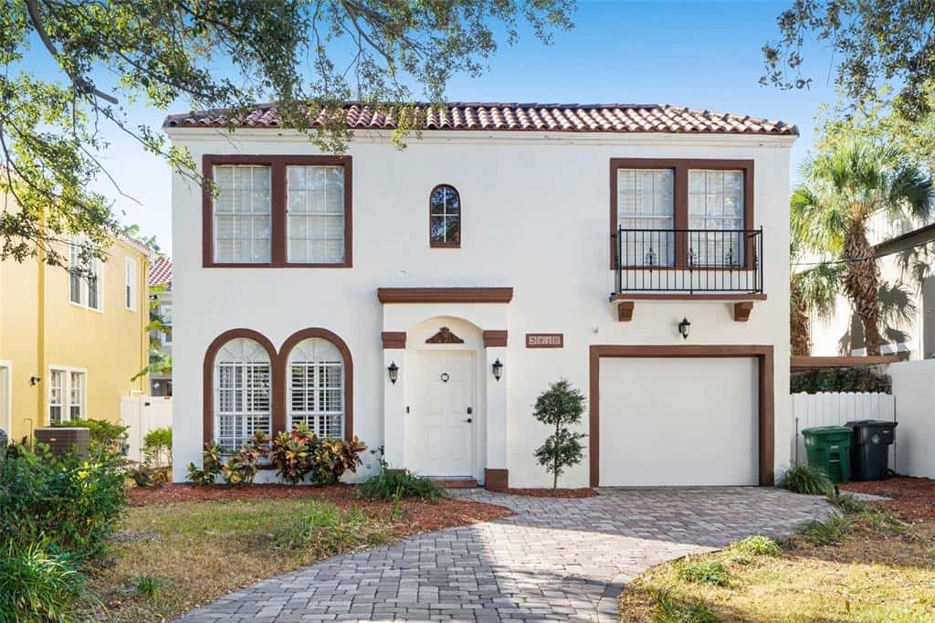 Single Family Residence in TAMPA