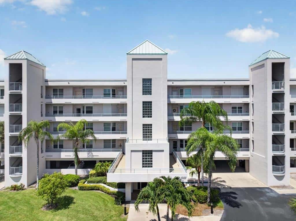 Condominium in ST PETE BEACH