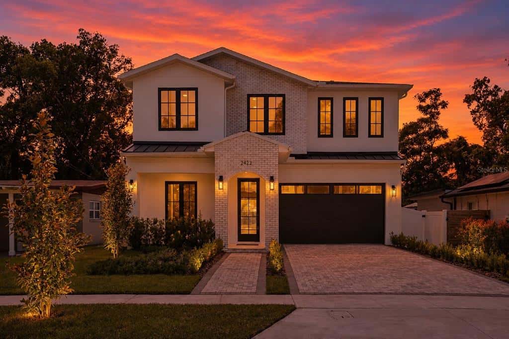 Single Family Residence in ORLANDO