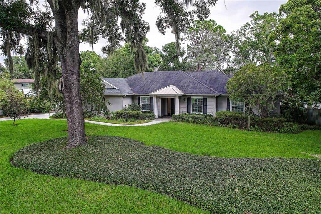 Single Family Residence in TAMPA