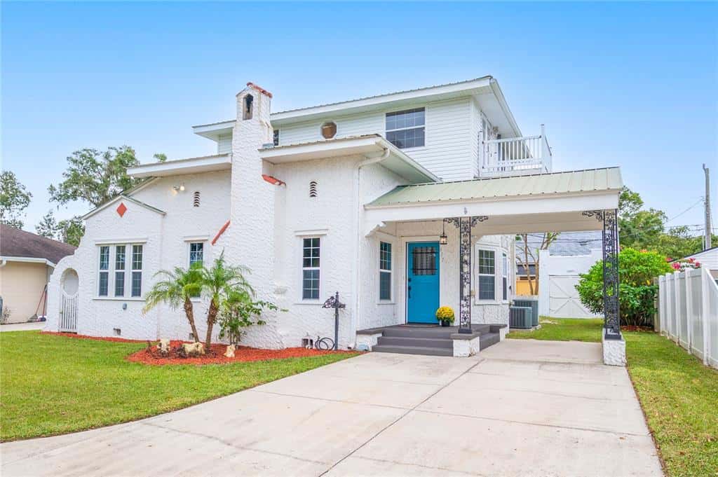 Single Family Residence in LAKELAND