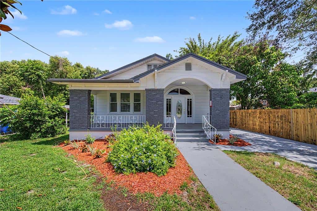 Single Family Residence in TAMPA