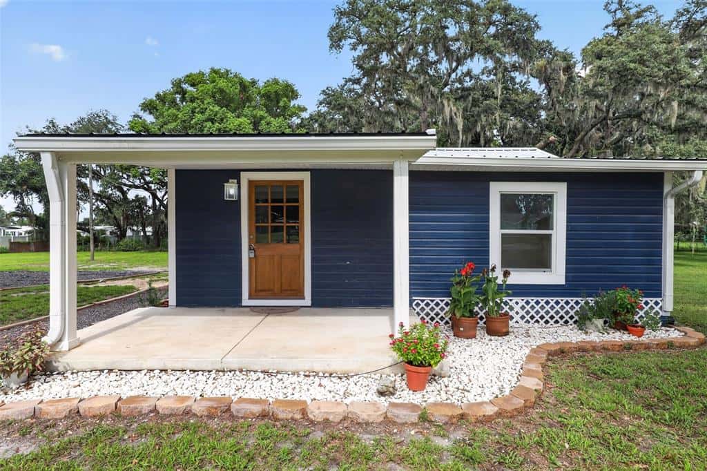 Single Family Residence in ZEPHYRHILLS