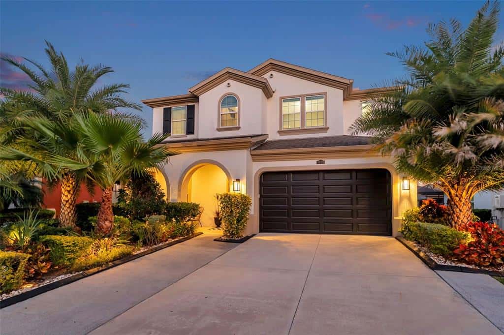 Single Family Residence in WESLEY CHAPEL
