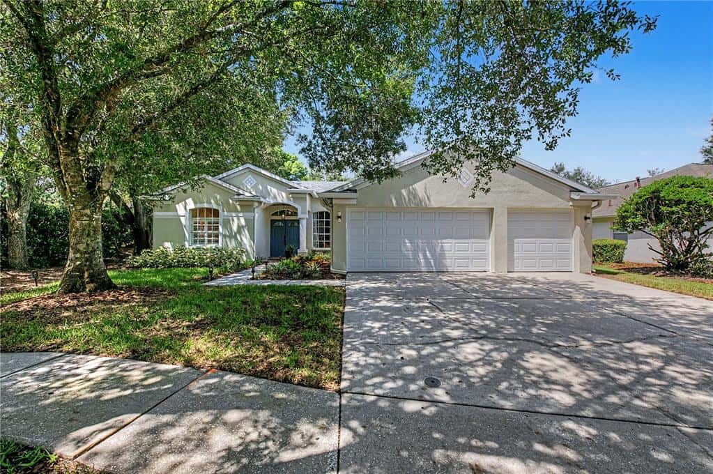 Single Family Residence in TAMPA