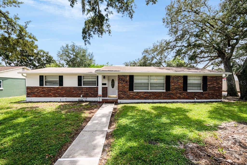 Single Family Residence in TAMPA