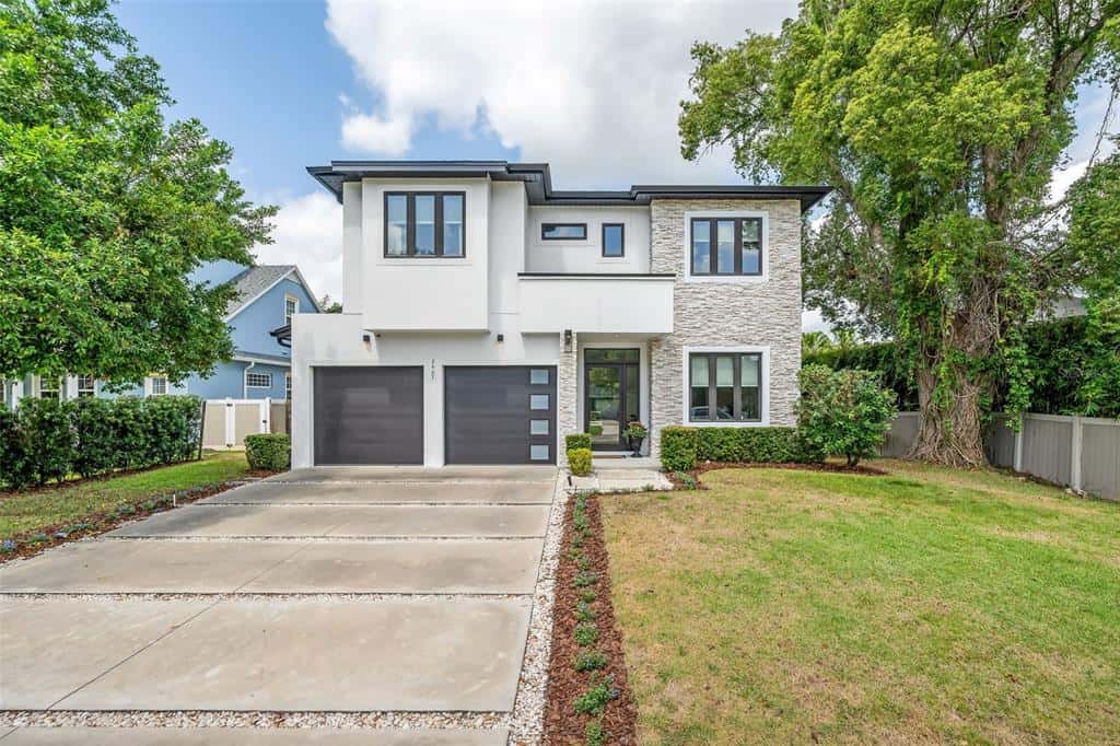 Single Family Residence in WINTER PARK
