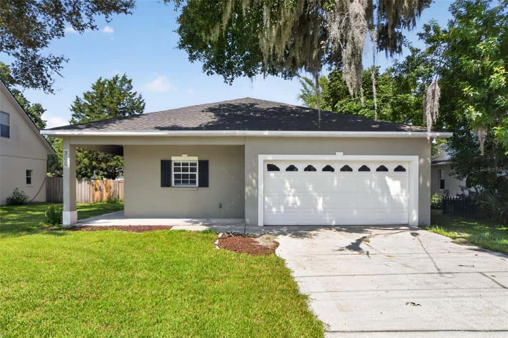 Single Family Residence in WINTER GARDEN