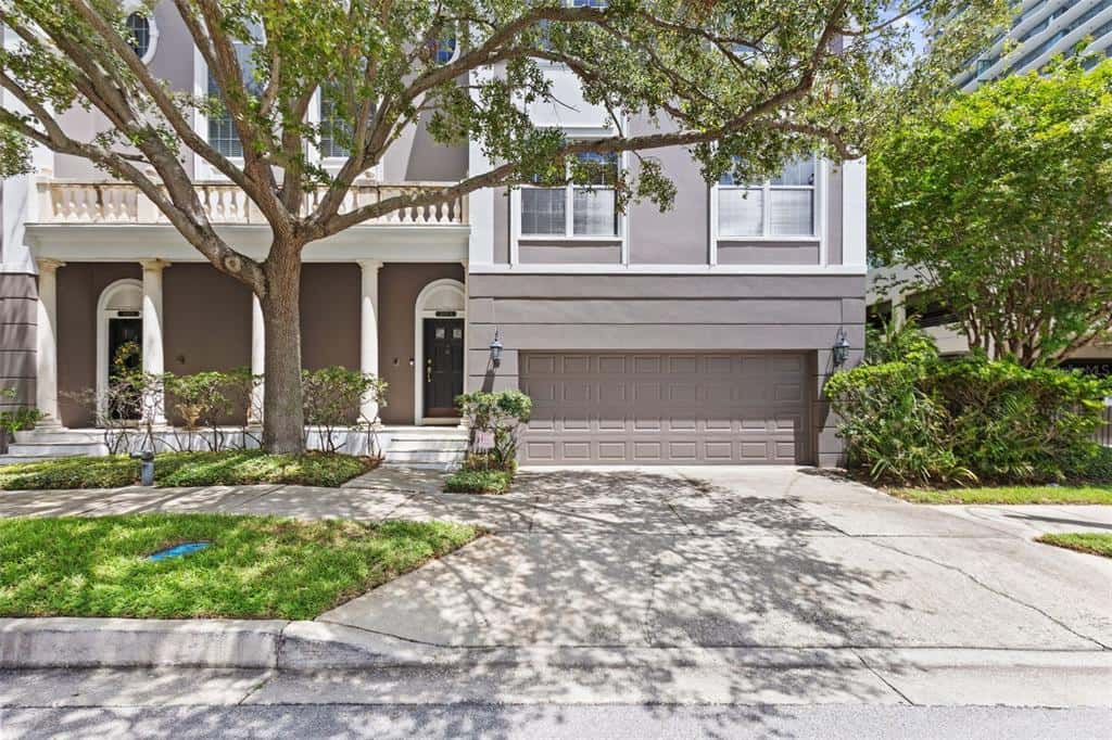 Townhouse in TAMPA
