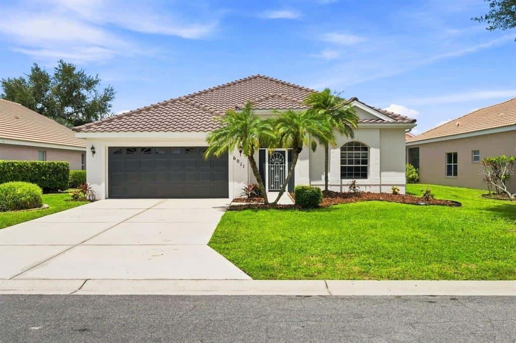Single Family Residence in SARASOTA